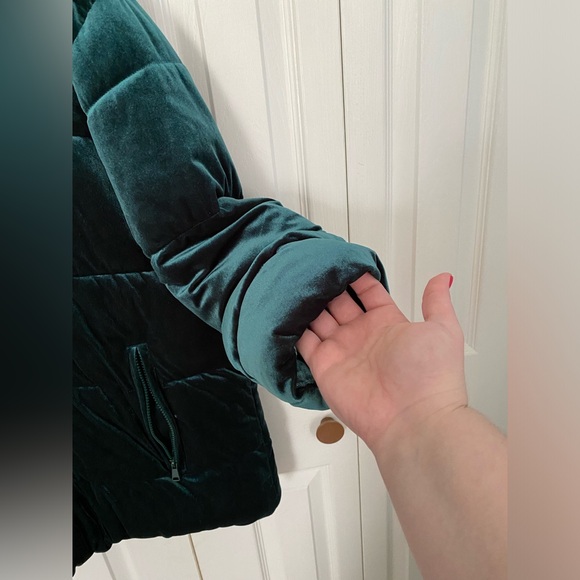 Emerald Green Puffy Jacket - Picture 5 of 7